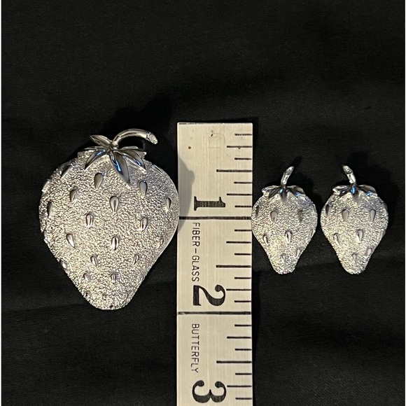 Strawberry Ice Demi Parure - Picture 6 of 11